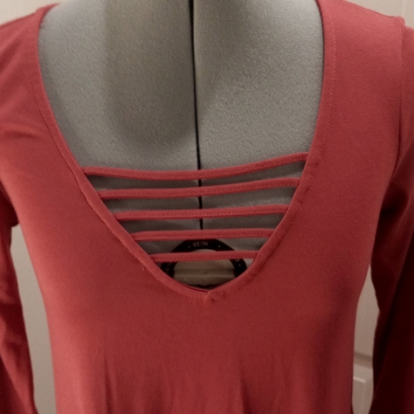 Socialite XS Lightweight Chris-Cross Front Knit midi Dress - Picture 3 of 5